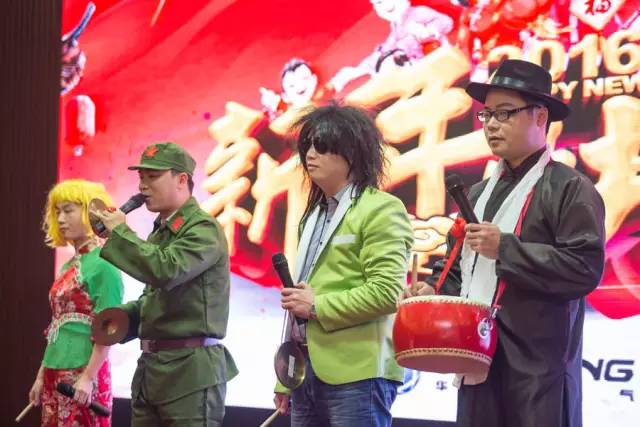 采購團(tuán)隊三句半《華強(qiáng)真棒》